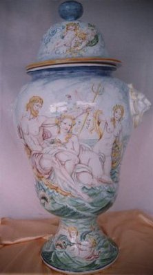 Ceramiche d-Arte di Albisola - Grande vaso in Antico Savona

Raffigurante " Venere e Nettuno " 
